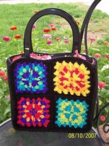 granny-square-pucker-purse-9