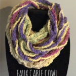 Free crochet pattern: Faux Cable Cowl